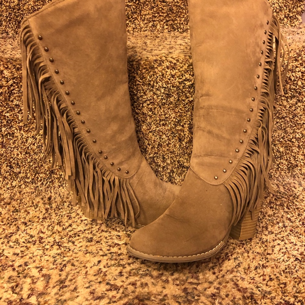 Fringe boots
